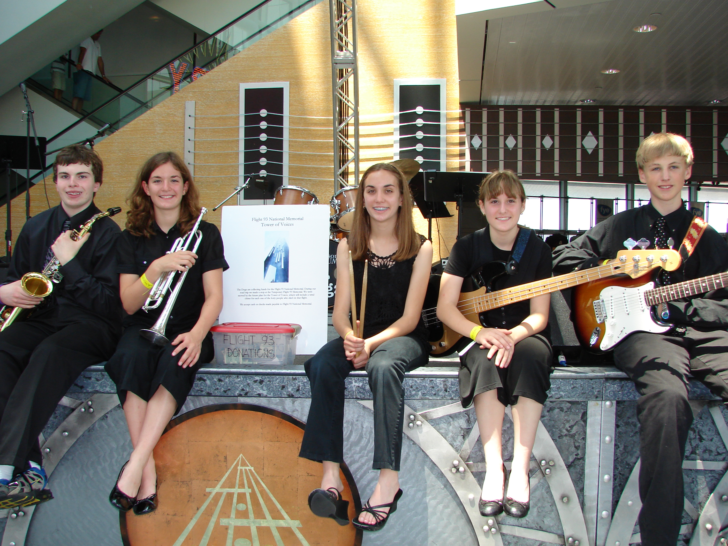 (from left to right) James, Claire, Anna, Nicole, David (Rock and Roll Hall of Fame)